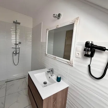 Antmann Bor Terasz Szallas 3* Balatoncsicso