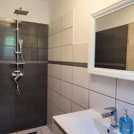 Bed and Breakfast Antmann Bor Terasz Szallas *