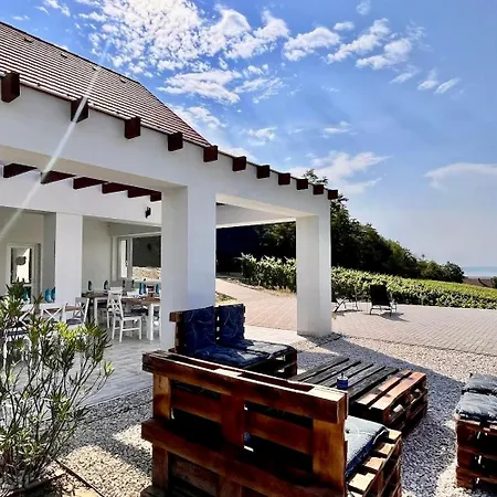 Antmann Bor Terasz Szallas