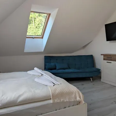 Antmann Bor Terasz Szallas Balatoncsicso