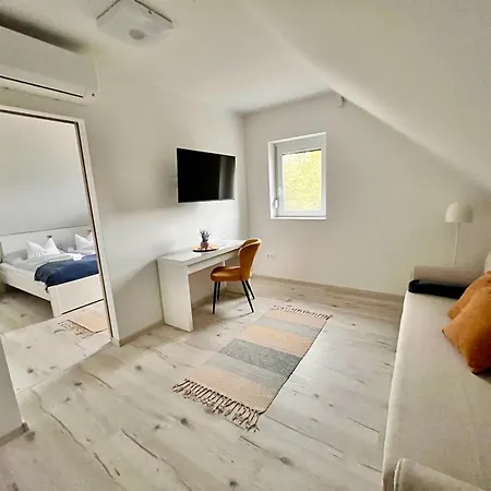 Bed and Breakfast Antmann Bor Terasz Szallas Balatoncsicso