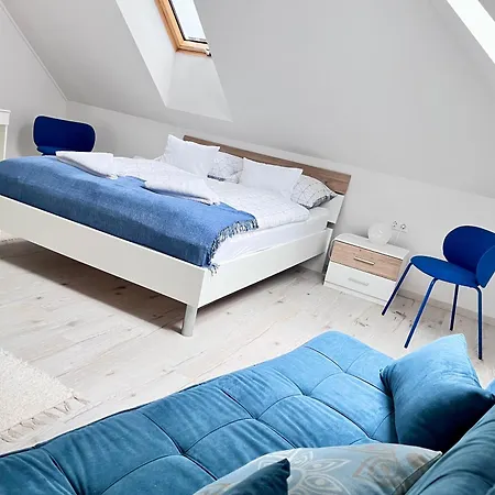 Antmann Bor Terasz Szallas Balatoncsicso